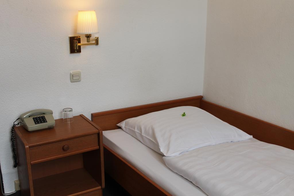 Hotel Weidenhof Düsseldorf Oda fotoğraf