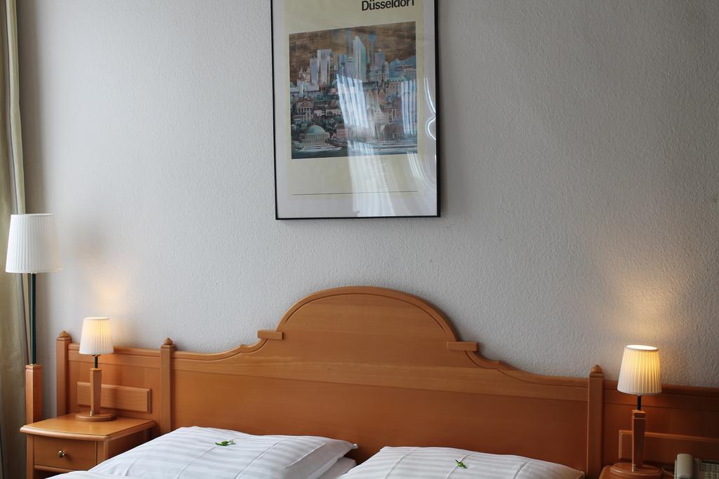 Hotel Weidenhof Düsseldorf Oda fotoğraf