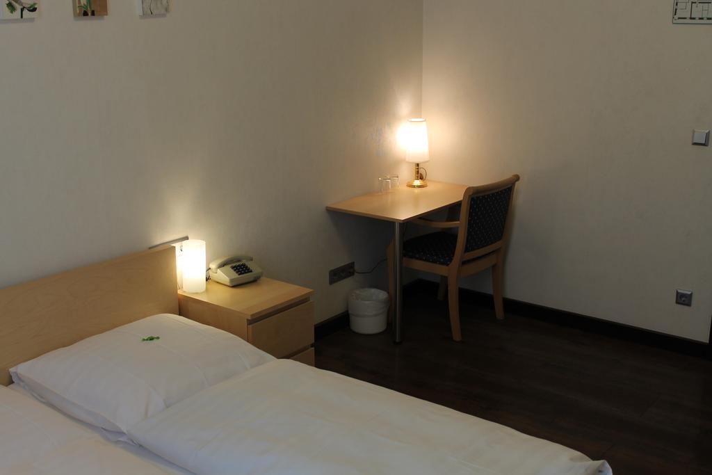 Hotel Weidenhof Düsseldorf Oda fotoğraf