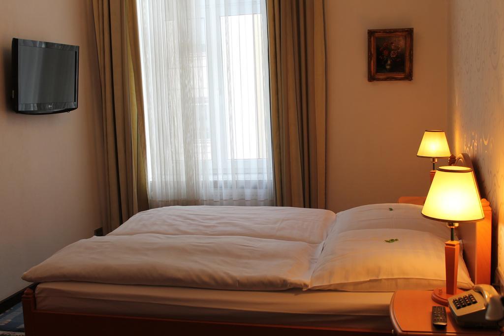 Hotel Weidenhof Düsseldorf Oda fotoğraf
