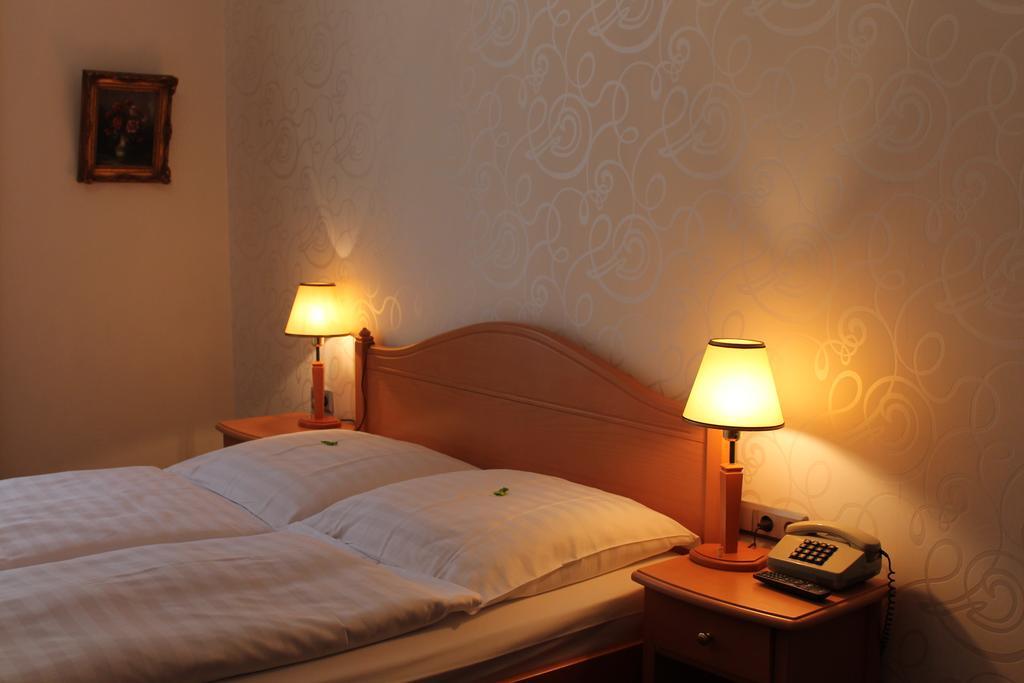 Hotel Weidenhof Düsseldorf Oda fotoğraf